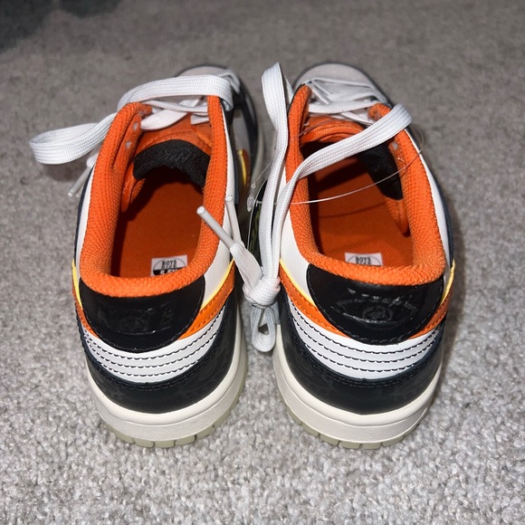 glow in the dark halloween dunks